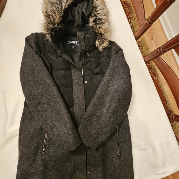Lands End Women Insulated Coat with Removeable Hood - Picture 3 of 7